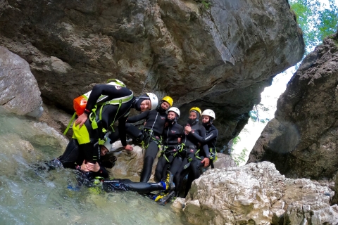 Bovec: Beginner's Canyoning begeleide ervaring in FrataricaBovec: Canyoning-begeleide ervaring voor beginners in Fratarica