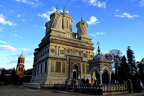 From Bucharest: 3-Day Guided Romania Tour Standard option