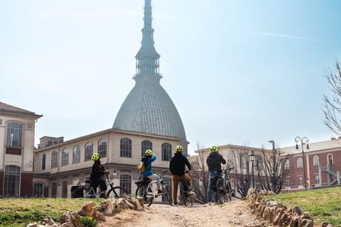 Torino: tour guidato della città in bici elettrica