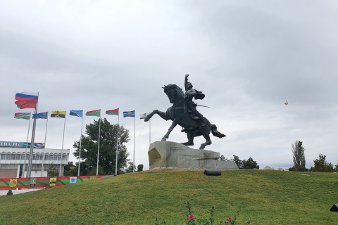Desde Bucarest: tour de 14 días por Rumanía, Moldavia y TransnistriaOpción estándar