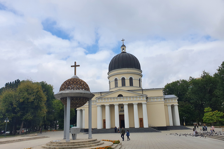 Desde Bucarest: tour de 14 días por Rumanía, Moldavia y TransnistriaOpción estándar