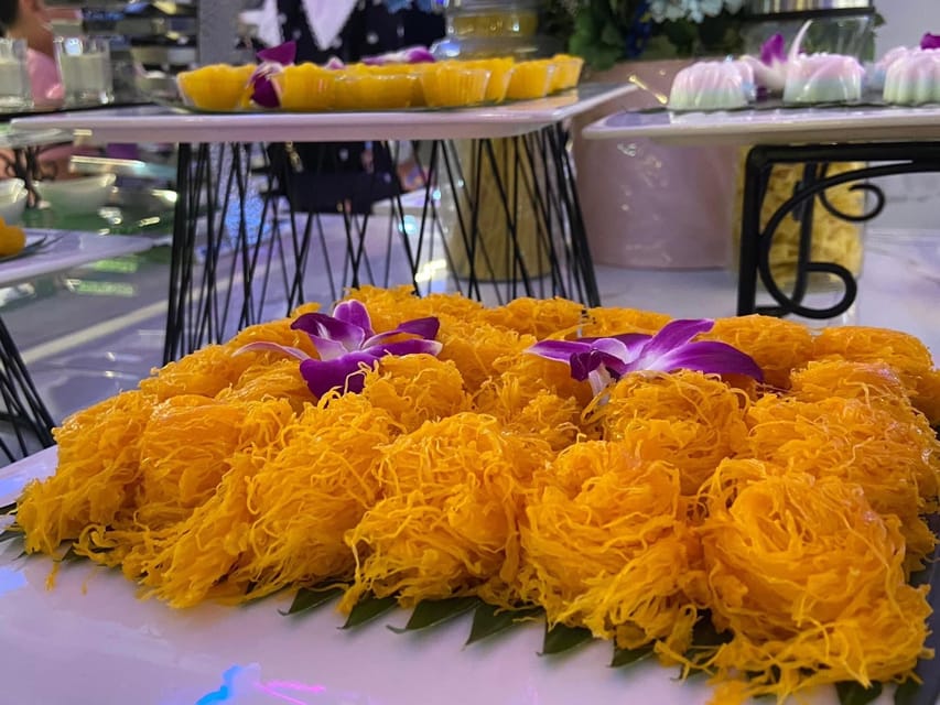 Bangkok: Chao Phraya River Buffet Dinner Cruise | GetYourGuide