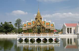 Von Bangkok aus: Bang Pa-In Palast & Ayutthaya Privatausflug