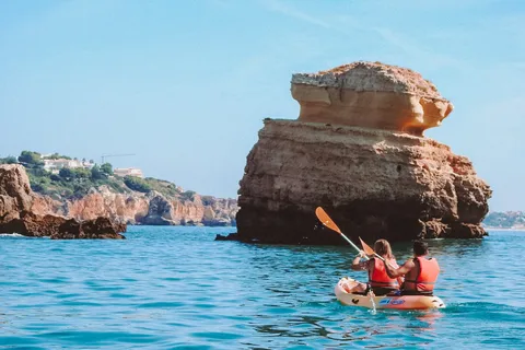 Albufeira: kajaktocht door verborgen grotten en geheime stranden