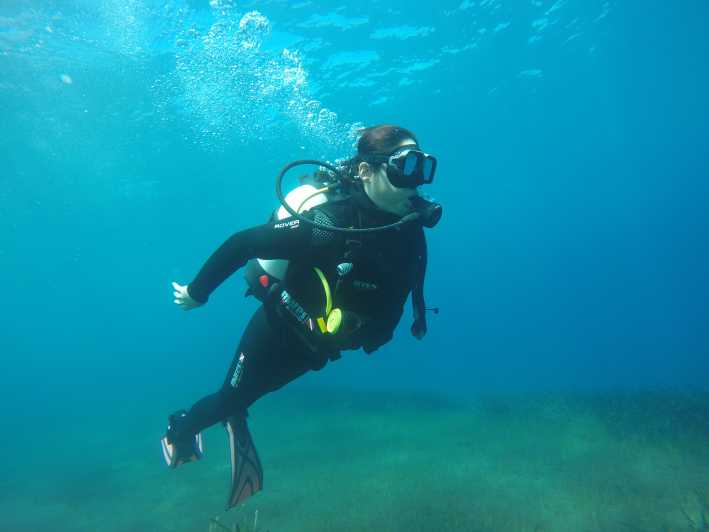 Santorini: esperienza di immersioni subacquee nella caldera vulcanica