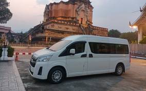 Chiang Mai: 8-Hour Van Service with Professional Driver