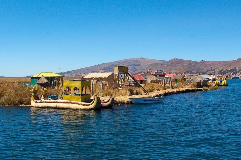 Privater Ausflug zu den Uros-Inseln mit einem traditionellen Boot