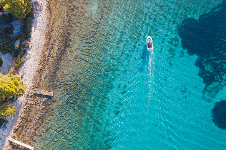 Trogir: White Lagoon, Maslinica & Blue Lagoon Speedboat Tour