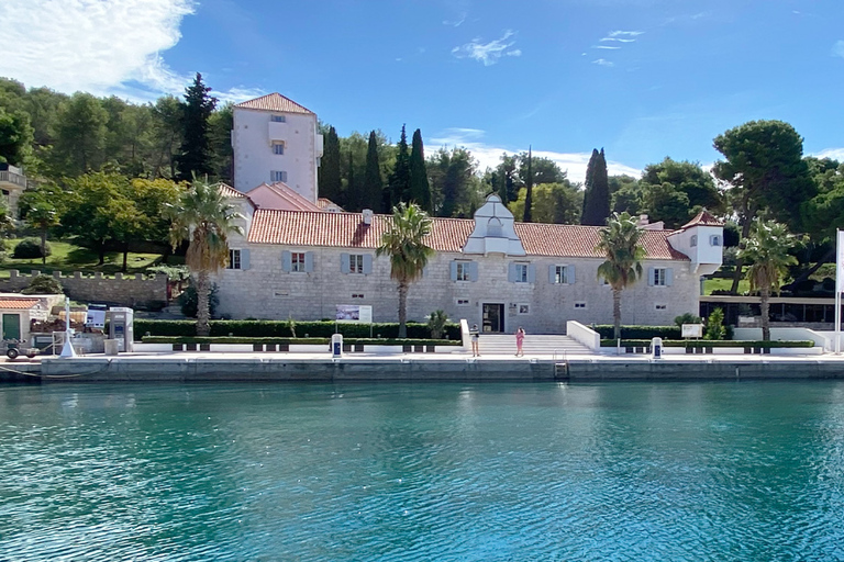Trogir: White Lagoon, Maslinica & Blue Lagoon Speedboat Tour