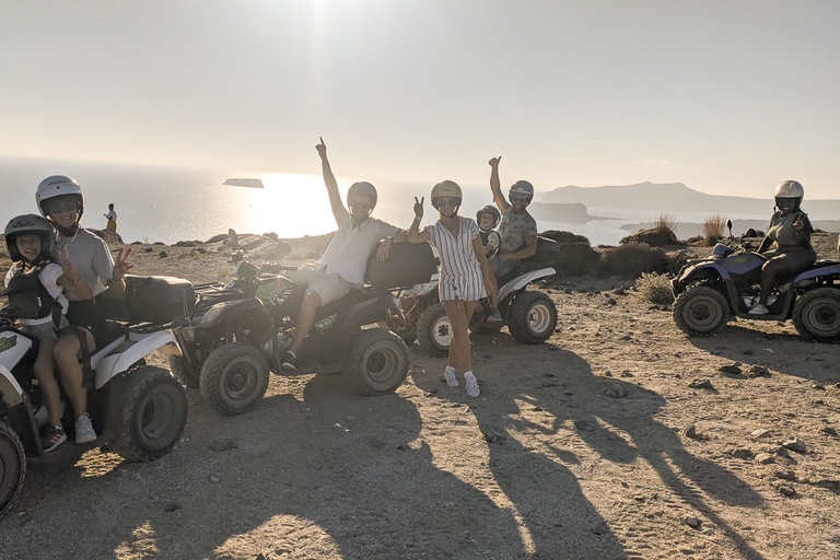 Santorin : excursion en quad en VTT avec déjeuner de fruits de mer2 personnes sur 1 VTT