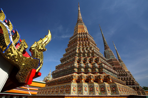 Bangkok: Tour guidato a piedi del Wat Pho e del Wat ArunTour per piccoli gruppi in inglese