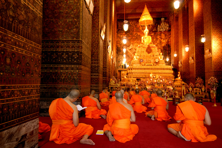 Bangkok: Tour guidato a piedi del Wat Pho e del Wat ArunTour per piccoli gruppi in inglese