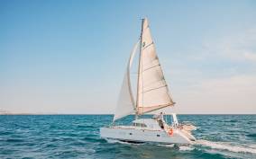 Heraklion: Catamaran Cruise to Dia with Meal & Sunset Views