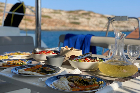 Heraklion: crucero en catamarán de día completo con comida y bebidas