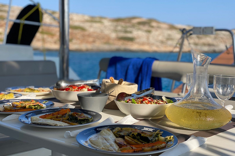 Heraklion: Full-Day Catamaran Cruise With Meal and Drinks