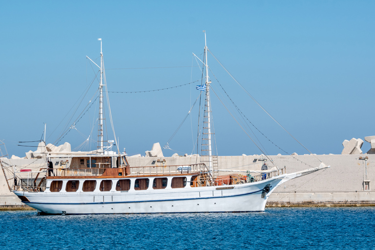 Rhodes: Sunset cruise, swimming stop, snaks &amp; DrinksRhodes: Evening Boat Cruise with Sunset Views &amp; Drinks