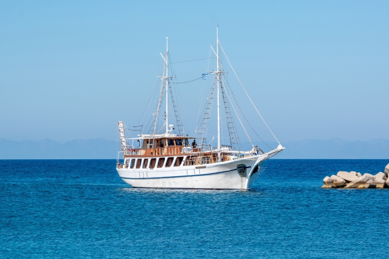 Rhodes : croisière en bateau en soirée avec coucher de soleil et boissons