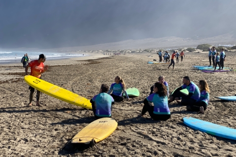 Lanzarote: lekcja surfingu na plaży Famara dla wszystkich poziomów4-godzinna lekcja surfingu i analiza materiału wideo