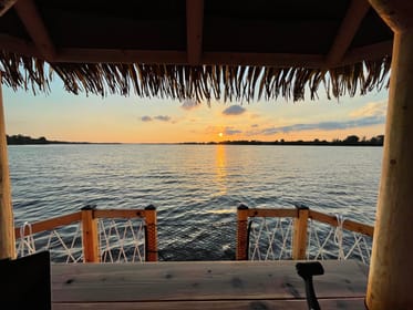 Ottawa Croisi Re Tiki Bar Flottant Sur La Rivi Re Des Outaouais