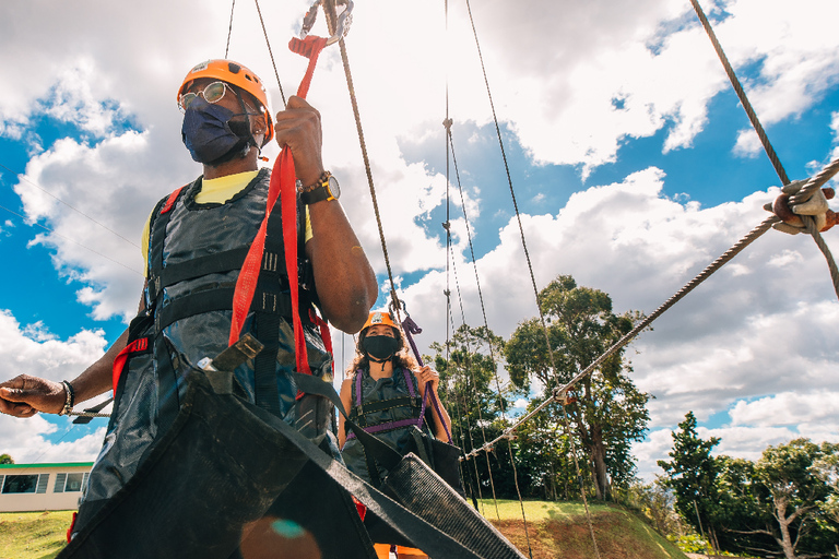 Puerto Rico: experiencia de tirolesa en el parque de aventuras Toro Verde