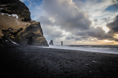 South Coast Private Tour with Waterfalls & Black Sand Beach 1-8 People (Van)