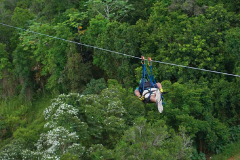 Porto Rico : tyrolienne The Beast au parc d'aventure Toro VerdeOrocovis : la tyrolienne de la bête au parc d'aventure Toro Verde