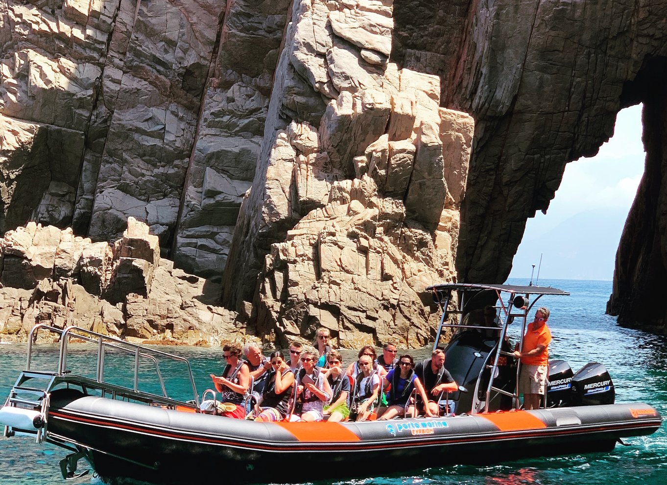 Korsika: Piana Calanques og grotter med båd