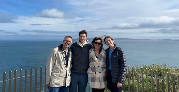 Belfast: Private Full-Day Tour of Murals & Giant&#39;s Causeway