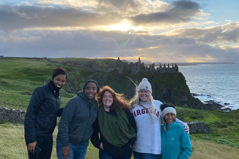 Belfast: Private Full-Day Belfast and Giant's Causeway Tour
