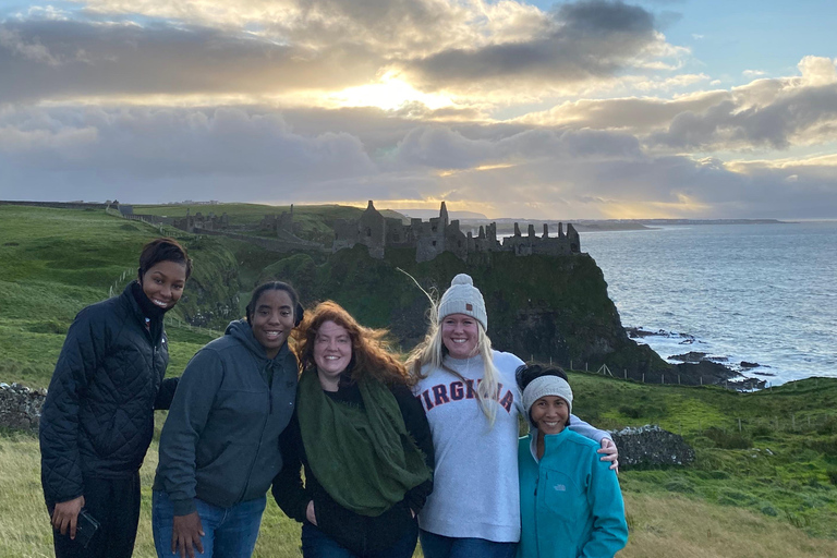 Belfast: Private Full-Day Belfast and Giant's Causeway Tour