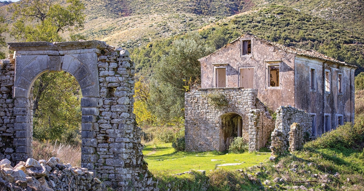 Corfou Visite du village fantôme de Old Perithia et Corfou NordEst