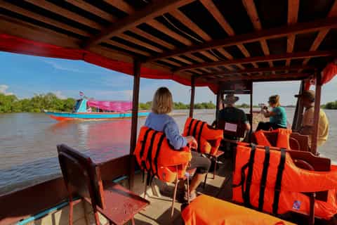 Cruises & boat tours