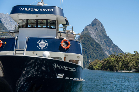 Queenstown: Milford Sound Premium Tour with Cruise Milford Sound Premium Tour with Cruise including lunch