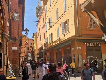 Bologna: Private Tour zu Fuß mit einem Guide