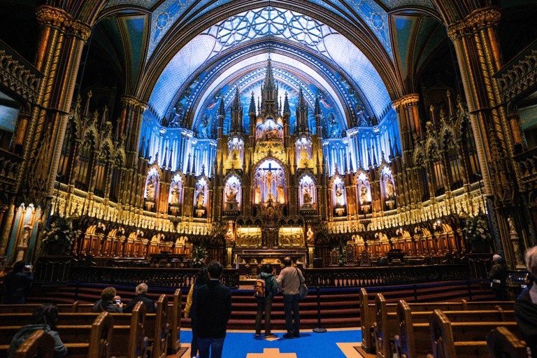 Montreal: excursão para grupos pequenos com cruzeiro no rio e Notre DameMontreal: Tour em pequenos grupos com cruzeiro guiado pelo rio e Notre Dame