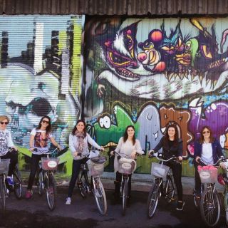 Bilbao: Alternative and Urban Art Small Group Bike Tour