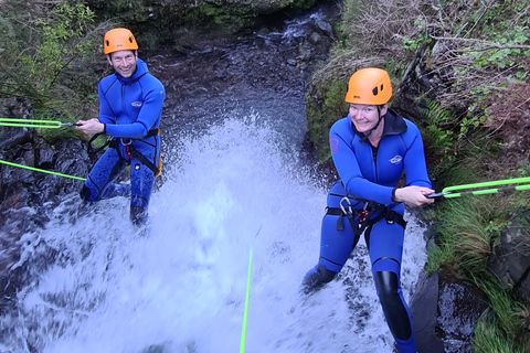 Ab Funchal: Canyoning auf der Insel Madeira für Anfänger