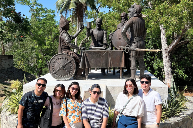 Tour privato di Bohol: Chocolate Hills, tarsi e fiume LobocTour privato a Bohol: Chocolate Hills, tarsi e fiume Loboc