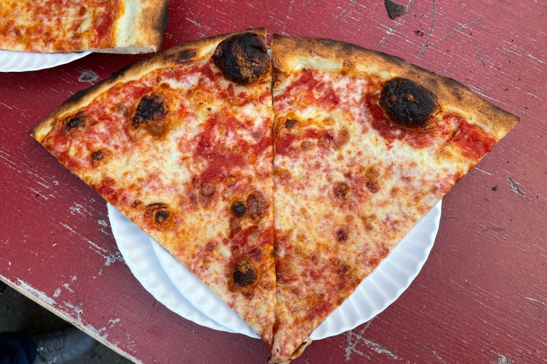 Visite à pied des pizzas d'East Village NYCMarche des pizzas dans l'East Village à New York