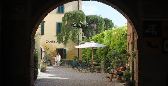 Lazise: Historical Center Wine Tasting Tour