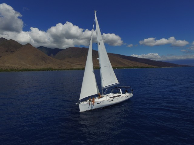 Visit Maui Private Yacht Snorkeling Tour with Breakfast and Lunch in Maui