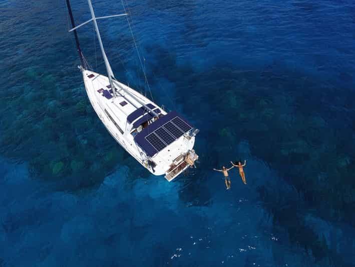 Maui: Private Yacht Snorkeling Tour with Breakfast and Lunch | GetYourGuide