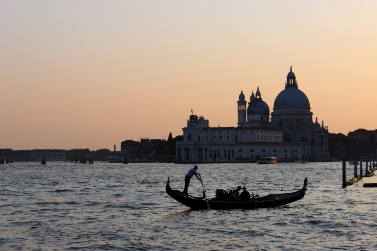 Venise : tour en gondole au coucher du soleil