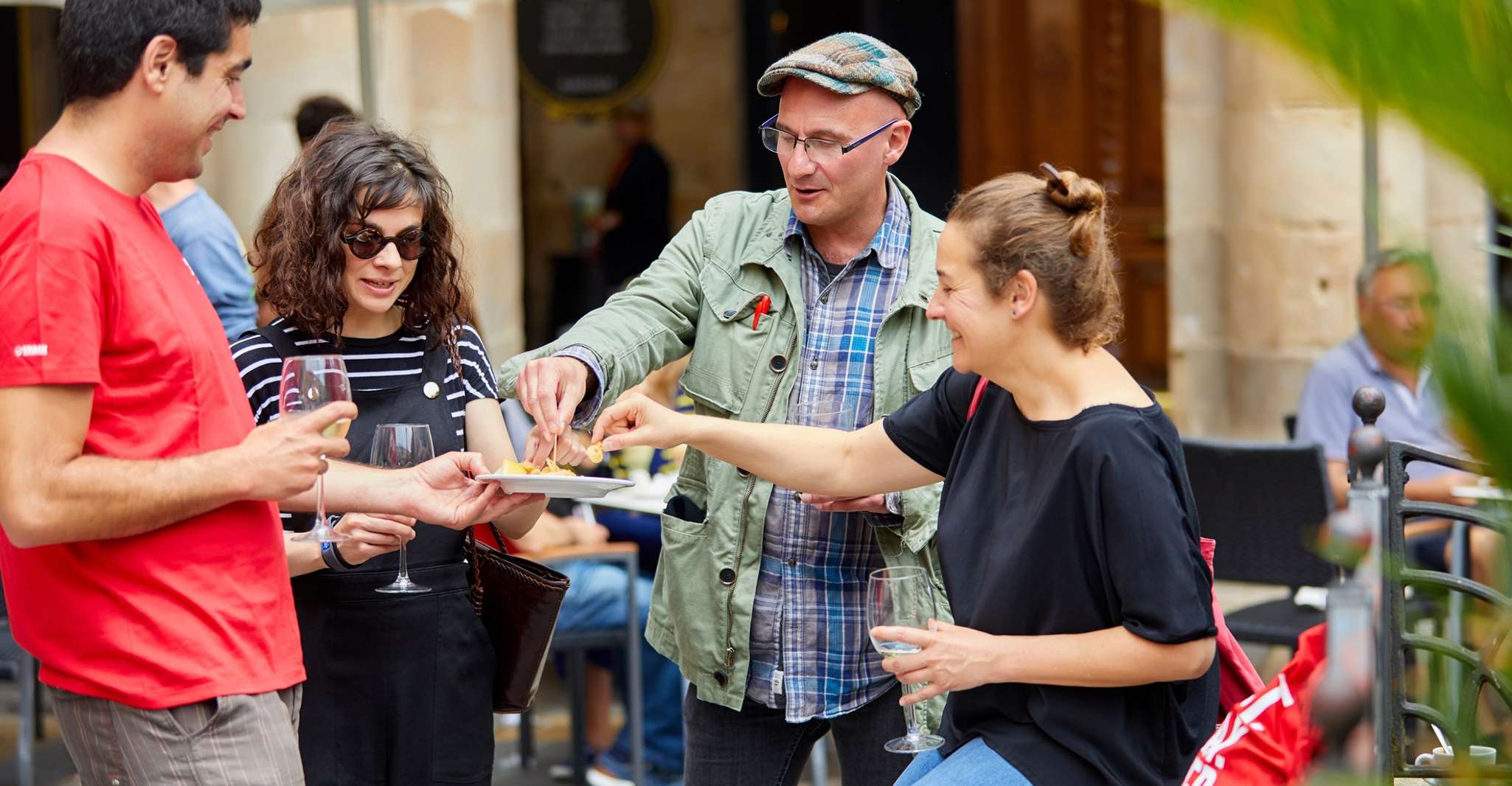 Tour de cata de vinos, Pintxos y Bilbao con guía local - Hizvo