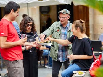 Bilbao : Visite de dégustation de vins et de pintxos avec un guide local
