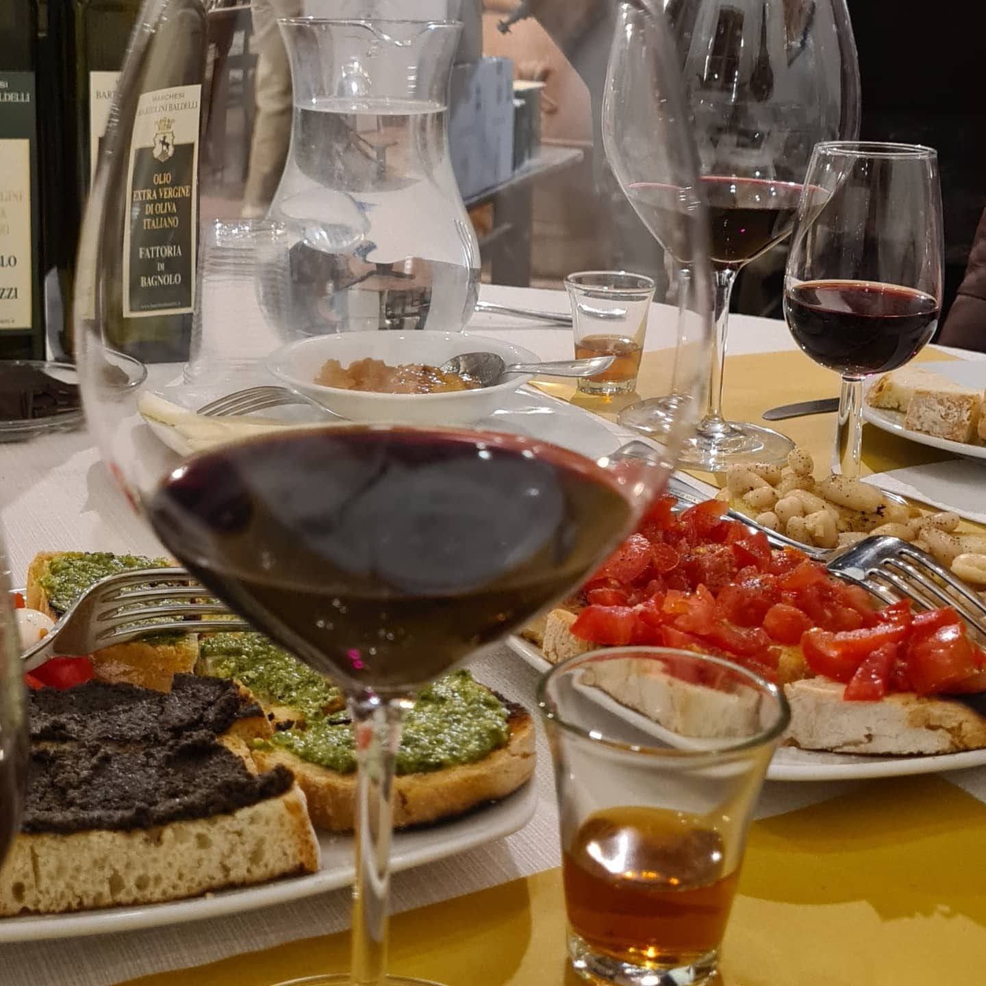 Von Florenz aus: Chianti Wein Tour auf 2 Weingütern mit Mittagessen und Snacks