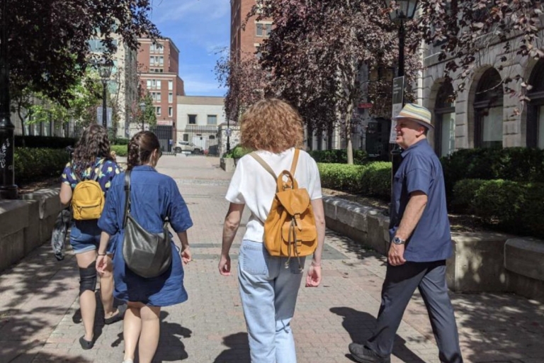 Montreal: Prywatna wycieczka piesza po Starym Montrealu10:00 Prywatna wycieczka piesza w języku angielskim