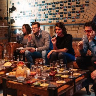 Berlin: Mampe Schnapps Brewery Tour and Tasting