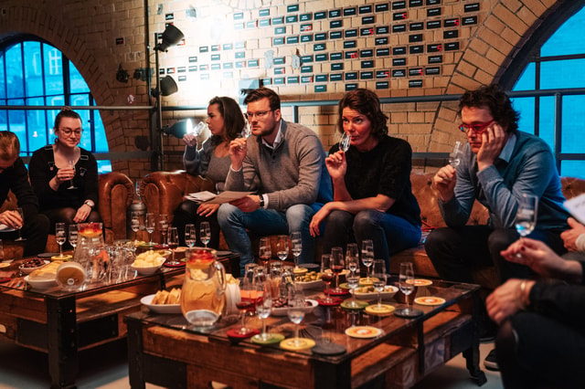 Berlin: Mampe Schnapps Brewery Tour and Tasting (IN ENGLISH)