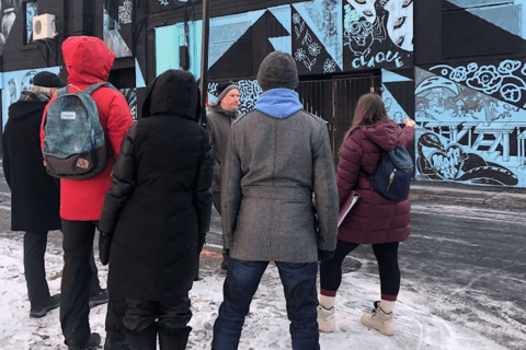 Montreal: visita guiada a pie por los murales de MontrealTour en grupo en francés